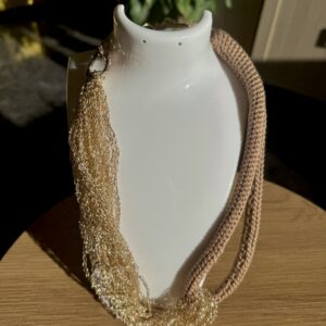 Collar Raíz Dorada
